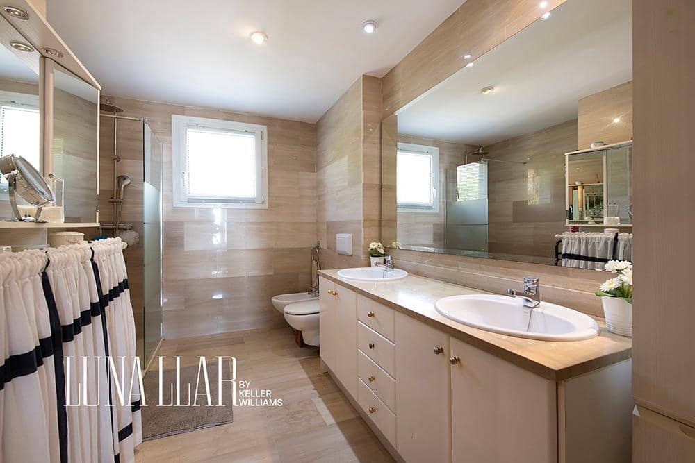 4 chambre Penthouse à vendre à Les Botigues de Sitges avec piscine - 850 000 € (Ref: 9414179)