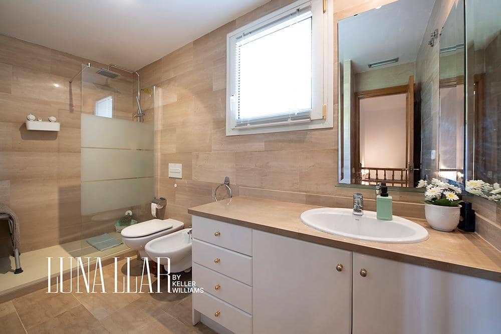 4 chambre Penthouse à vendre à Les Botigues de Sitges avec piscine - 850 000 € (Ref: 9414179)