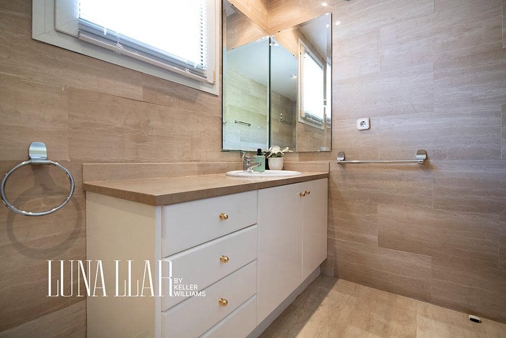 4 chambre Penthouse à vendre à Les Botigues de Sitges avec piscine - 850 000 € (Ref: 9414179)