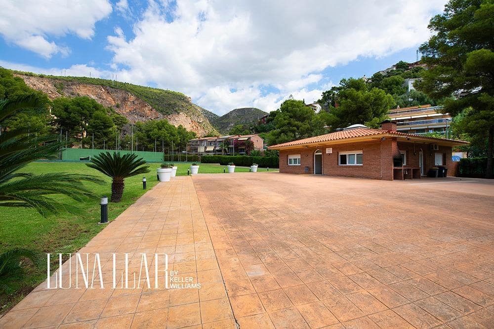 4 chambre Penthouse à vendre à Les Botigues de Sitges avec piscine - 850 000 € (Ref: 9414179)