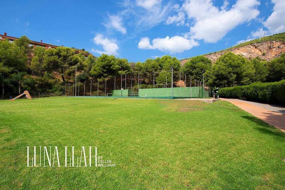 4 chambre Penthouse à vendre à Les Botigues de Sitges avec piscine - 850 000 € (Ref: 9414179)