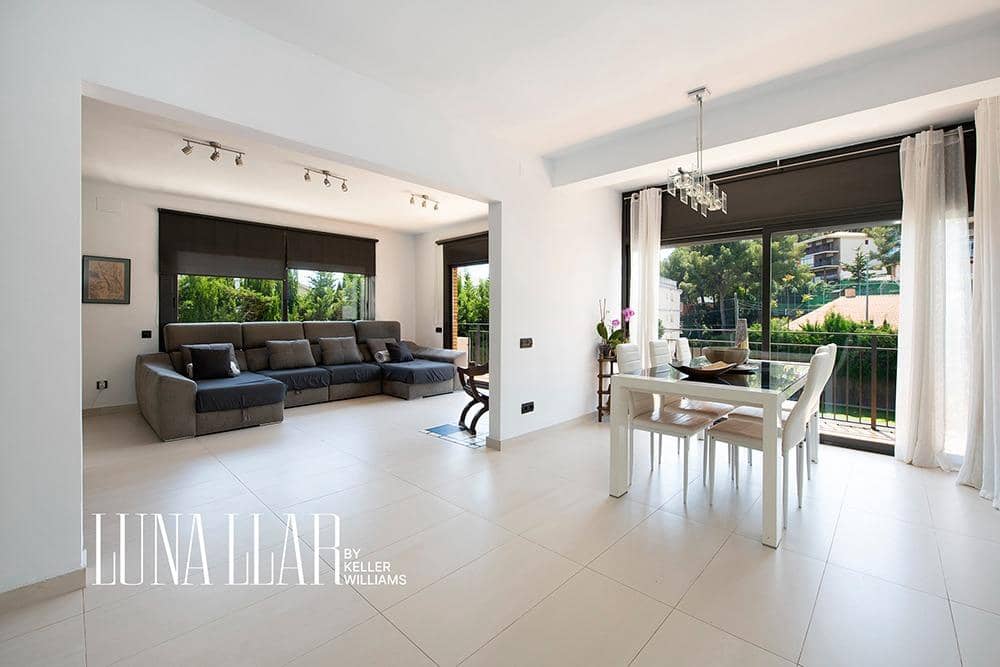 6 soverom Villa til salgs i Castelldefels med svømmebasseng garasje - € 1 060 000 (Ref: 9419971)