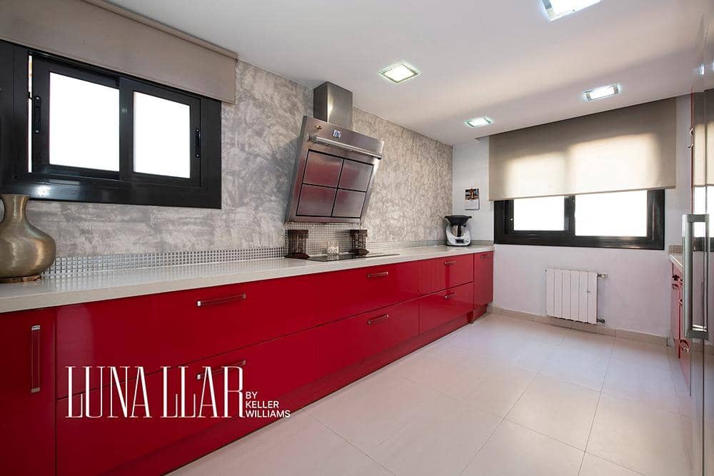 6 soverom Villa til salgs i Castelldefels med svømmebasseng garasje - € 1 060 000 (Ref: 9419971)