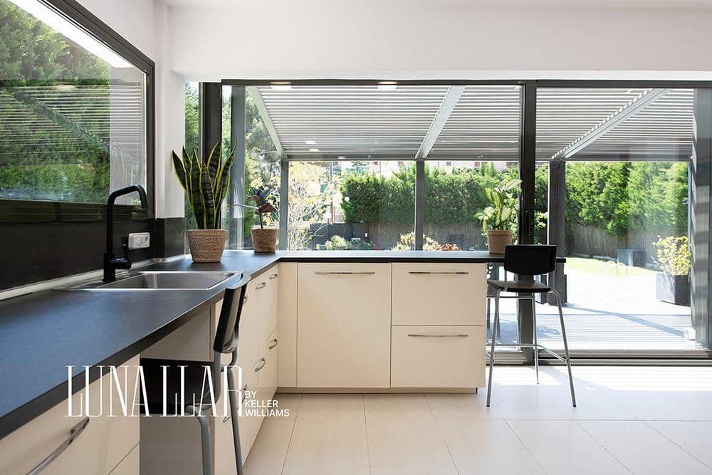 6 soverom Villa til salgs i Castelldefels med svømmebasseng garasje - € 1 060 000 (Ref: 9419971)