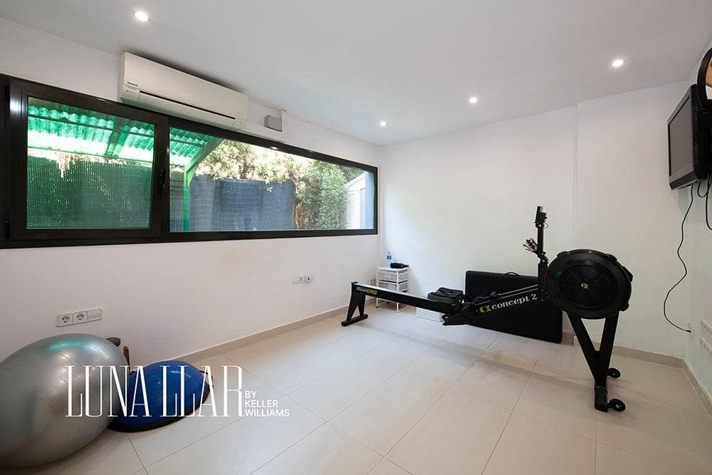 6 soverom Villa til salgs i Castelldefels med svømmebasseng garasje - € 1 060 000 (Ref: 9419971)