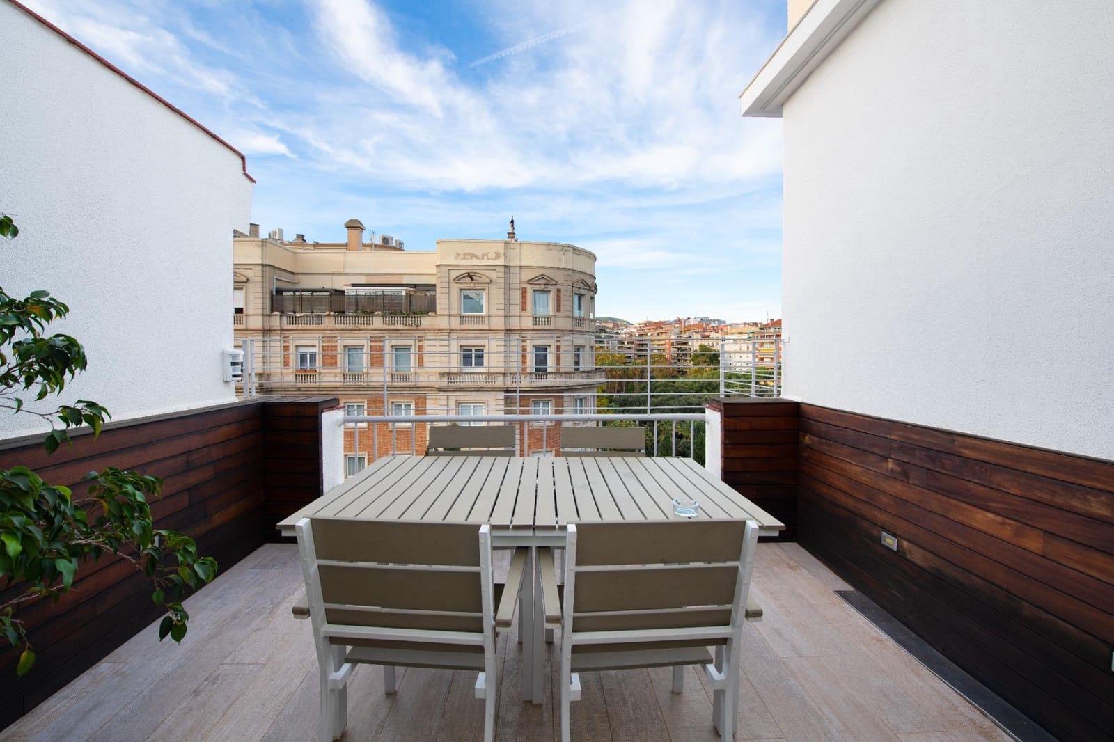 5 sypialnia Penthouse na sprzedaż w Miasto Barcelona z garażem - 1 950 000 € (Ref: 9423888)