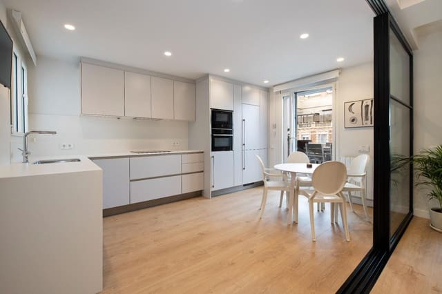 5 bedroom Penthouse for sale in Sant Gervasi - Galvany, Barcelona city with garage - € 1,950,000 (Ref: 9423888)