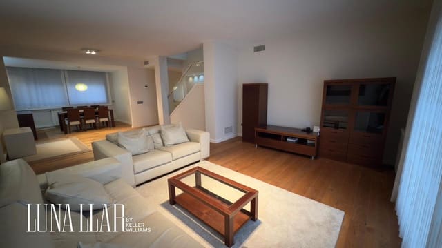 Pareado de 4 habitaciones en Les Botigues de Sitges, Sitges en alquiler con garaje - 3.750 € (Ref: 9474254)