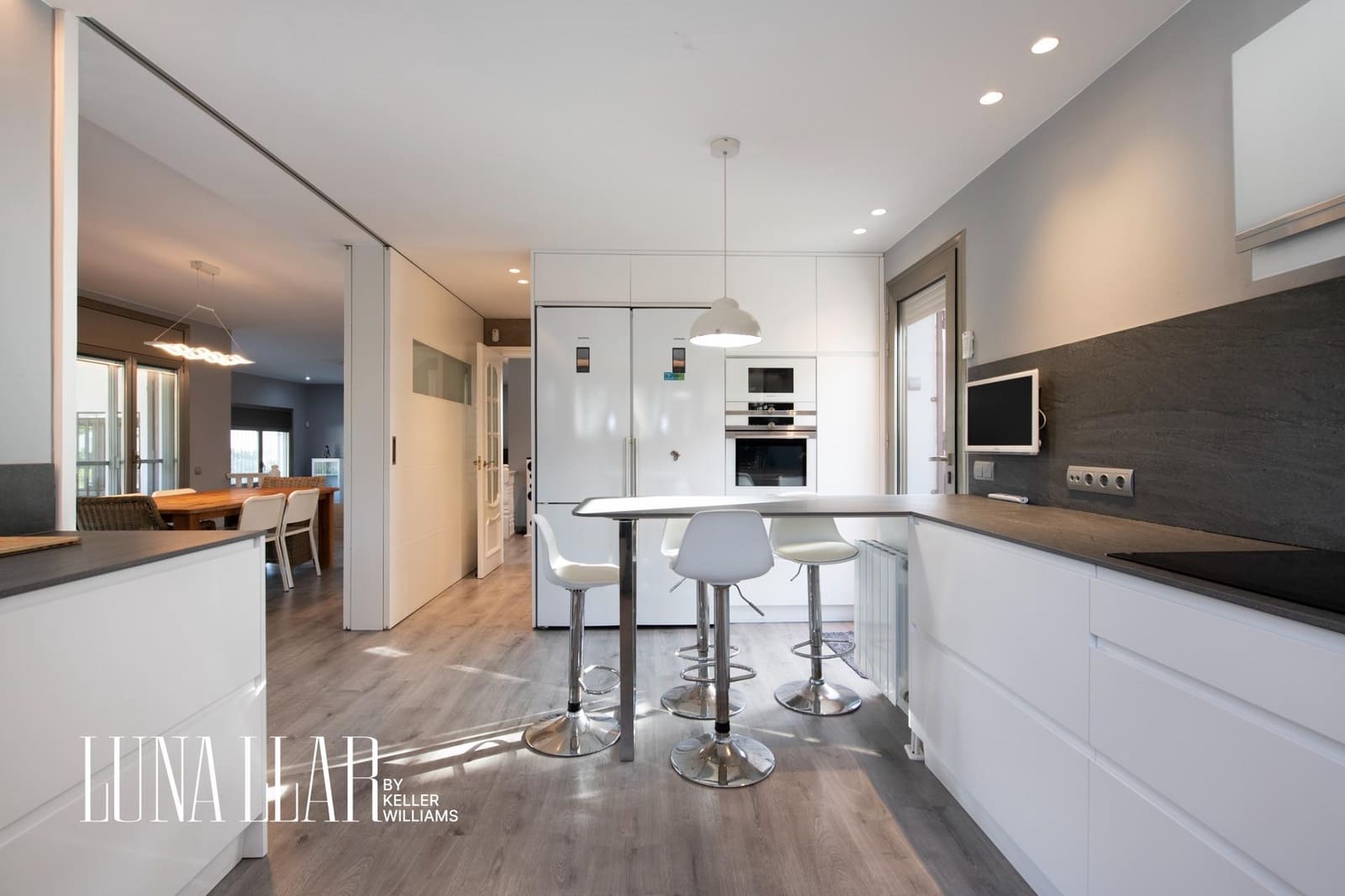 5 soverom Villa til salgs i Castelldefels med svømmebasseng - € 1 125 000 (Ref: 9516230)