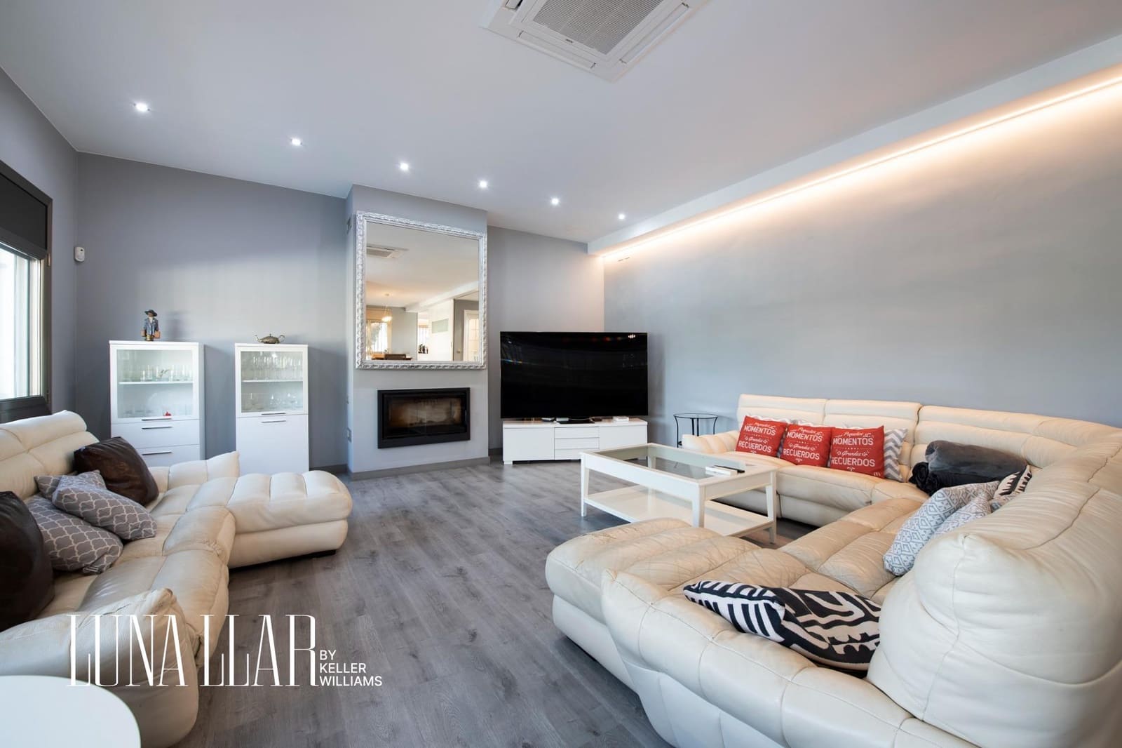 5 soverom Villa til salgs i Castelldefels med svømmebasseng - € 1 125 000 (Ref: 9516230)