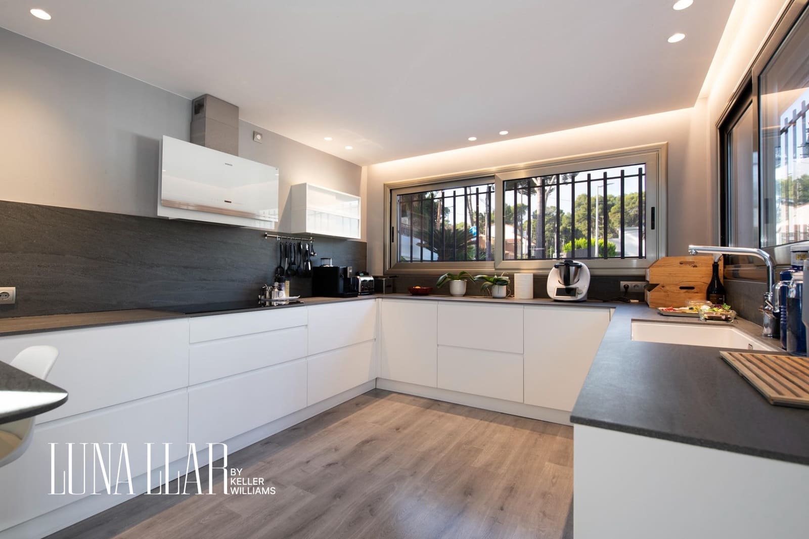 5 soverom Villa til salgs i Castelldefels med svømmebasseng - € 1 125 000 (Ref: 9516230)