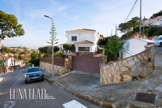 5 quarto Moradia para venda em Castelldefels com piscina - 1 125 000 € (Ref: 9516230)