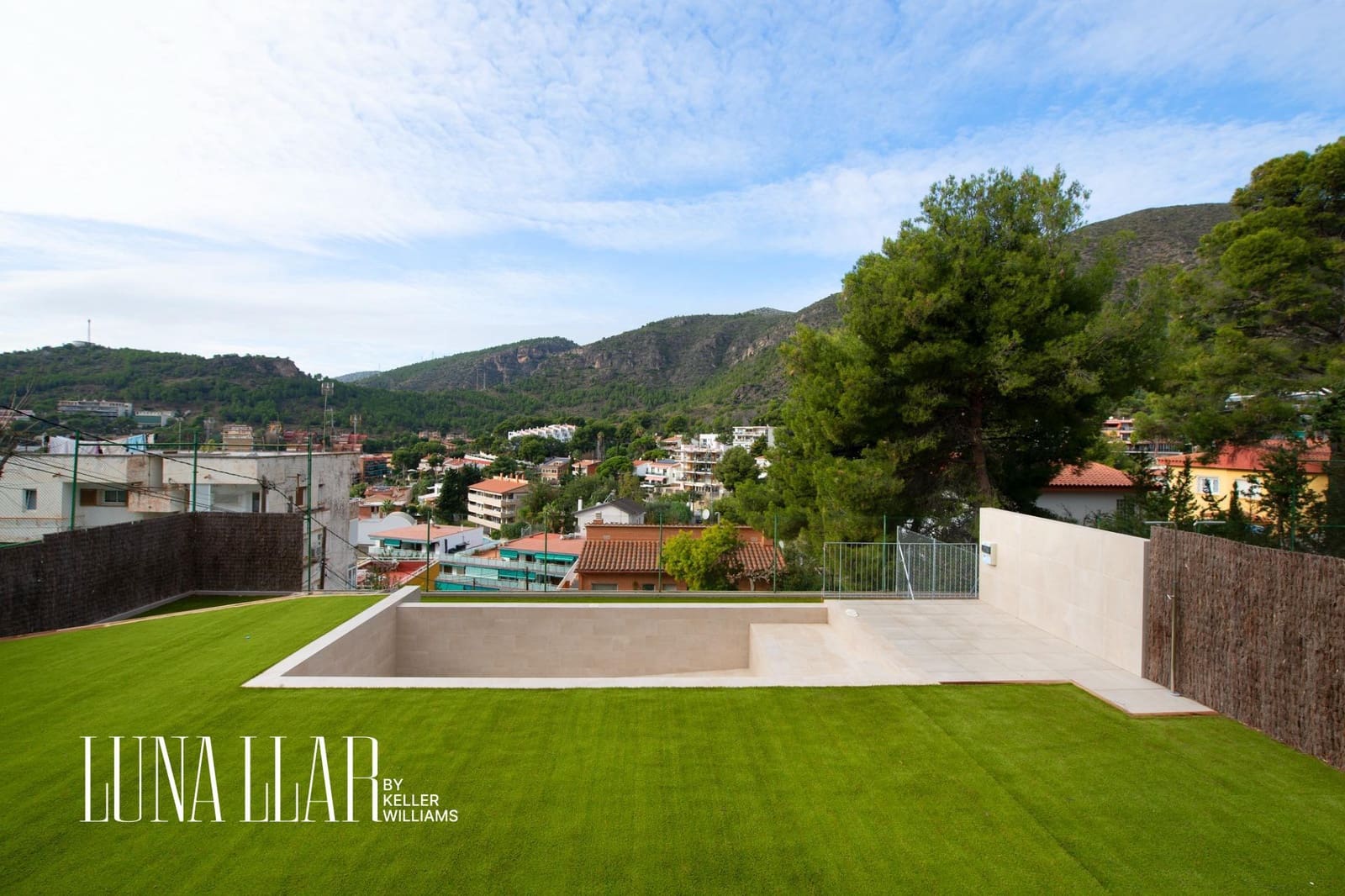 5 bedroom Villa for sale in Castelldefels - € 1,475,000 (Ref: 9533822)