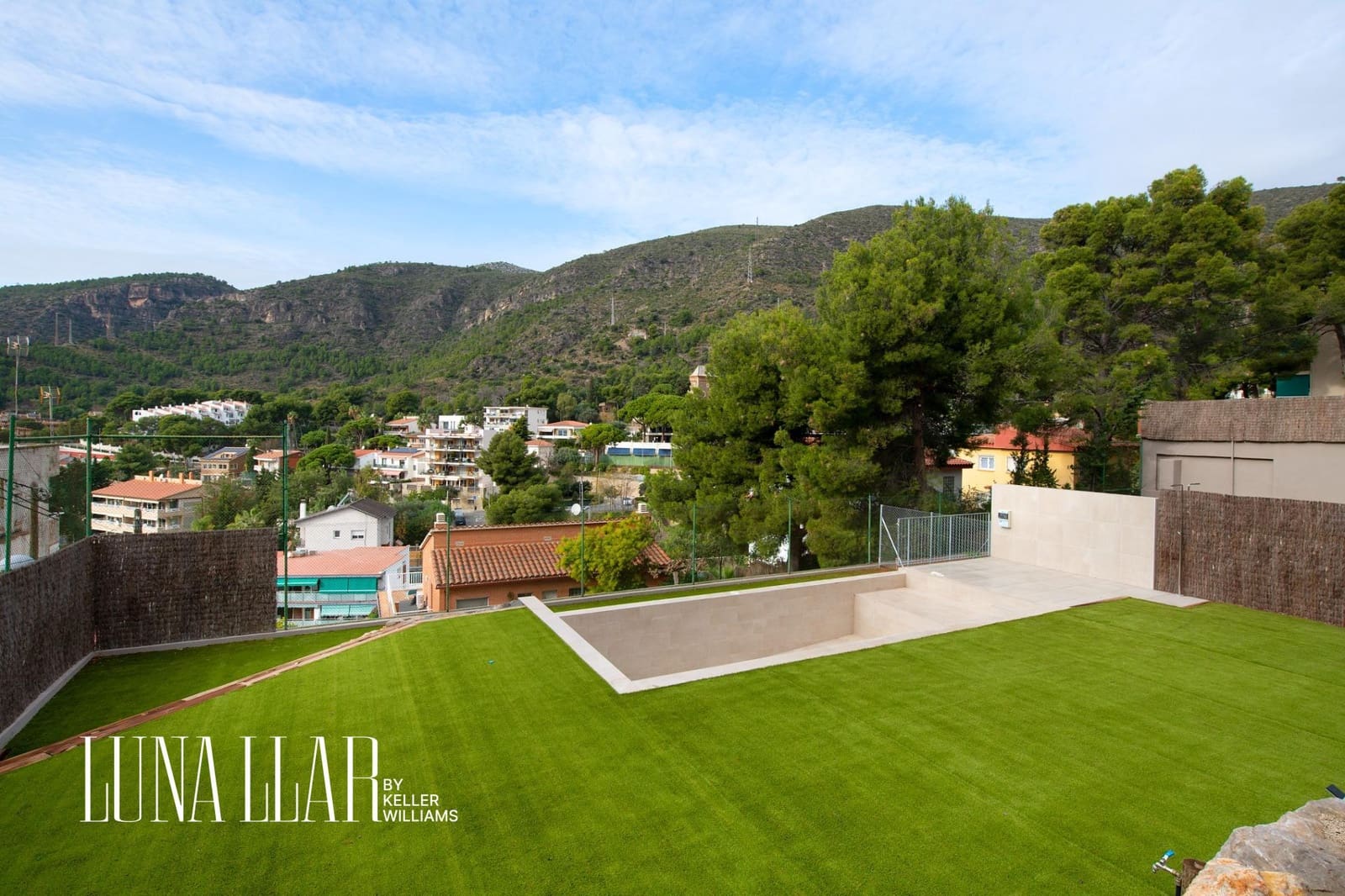 5 bedroom Villa for sale in Castelldefels - € 1,475,000 (Ref: 9533822)