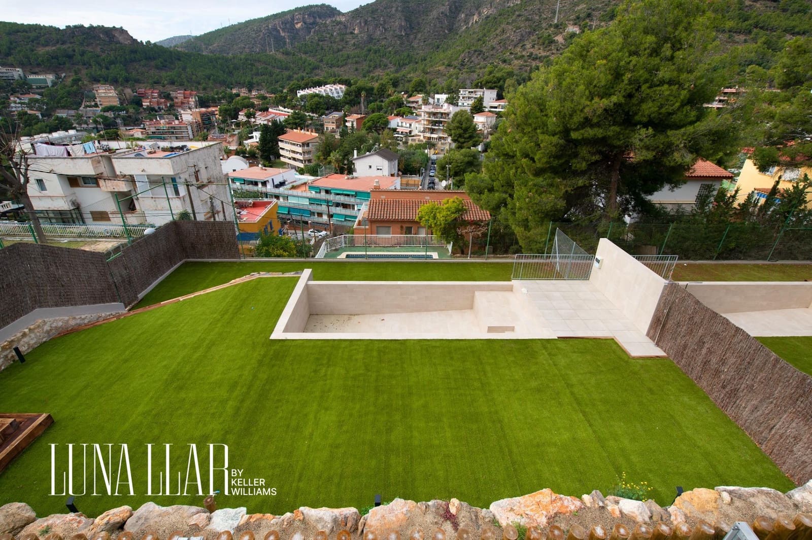 5 bedroom Villa for sale in Castelldefels - € 1,475,000 (Ref: 9533822)