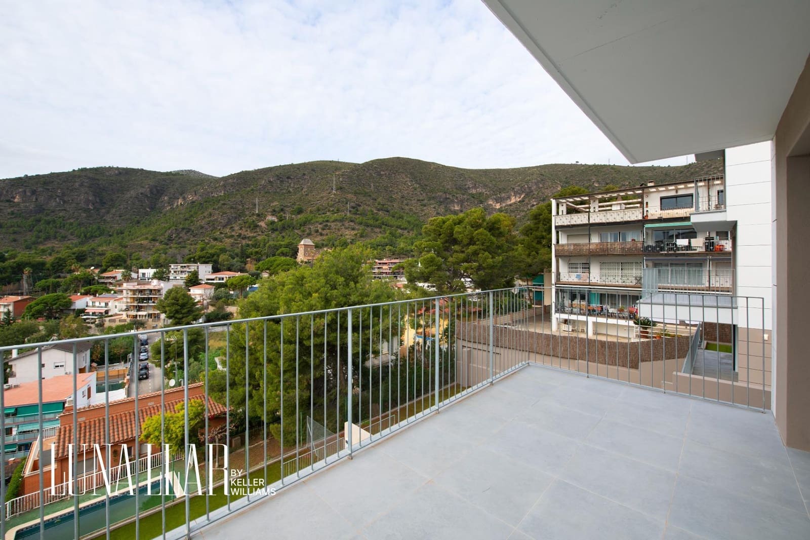 5 bedroom Villa for sale in Castelldefels - € 1,475,000 (Ref: 9533822)