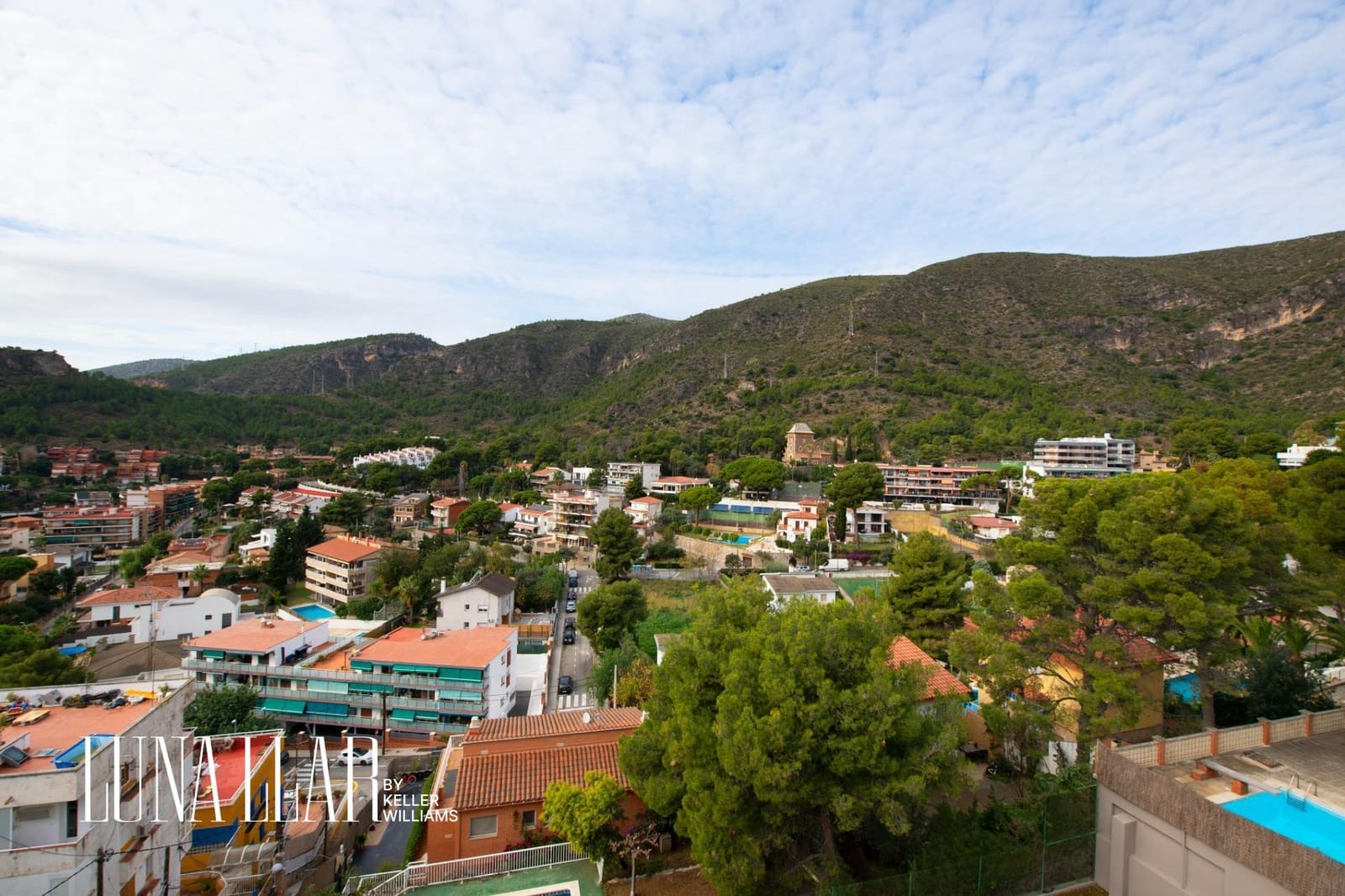 5 bedroom Villa for sale in Castelldefels - € 1,475,000 (Ref: 9533822)