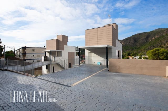 4 sovrum Villa till salu i Castelldefels - 1 350 000 € (Ref: 9533823)