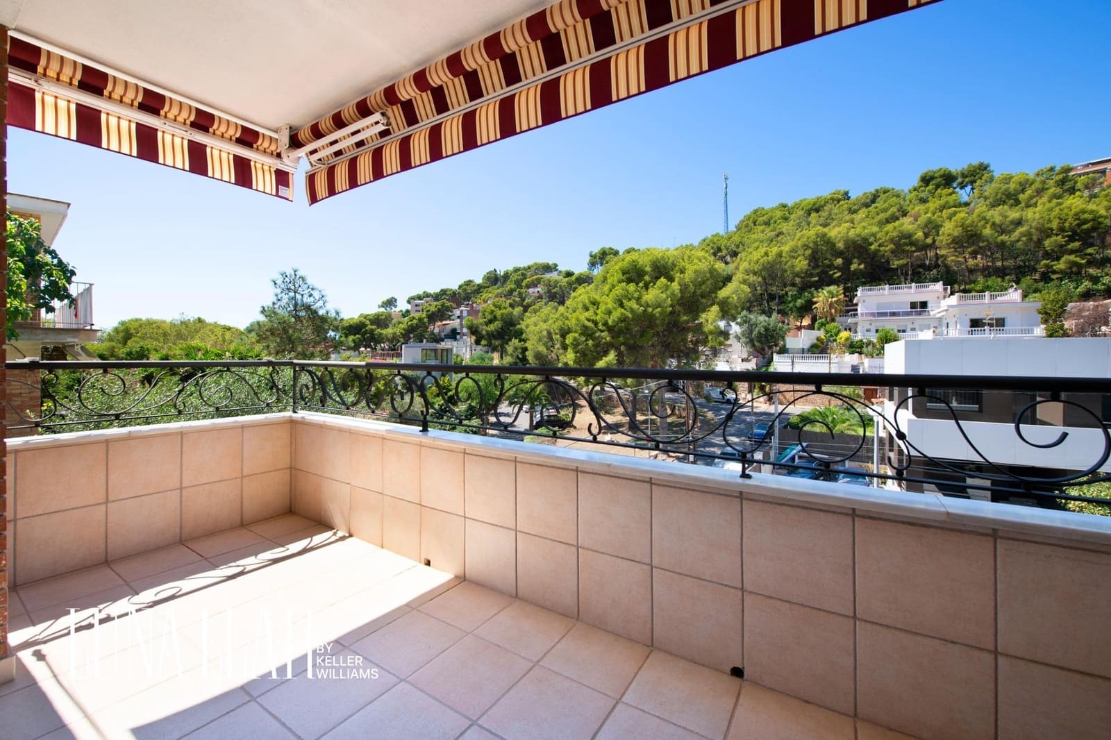 8 sypialnia Willa na sprzedaż w Castelldefels z basenem - 1 550 000 € (Ref: 9551629)