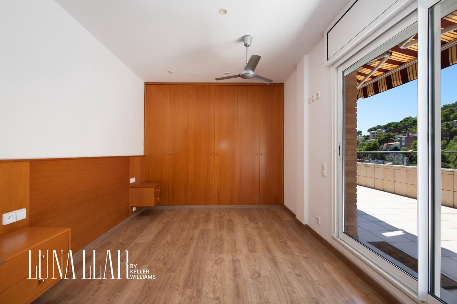 8 sypialnia Willa na sprzedaż w Castelldefels z basenem - 1 550 000 € (Ref: 9551629)