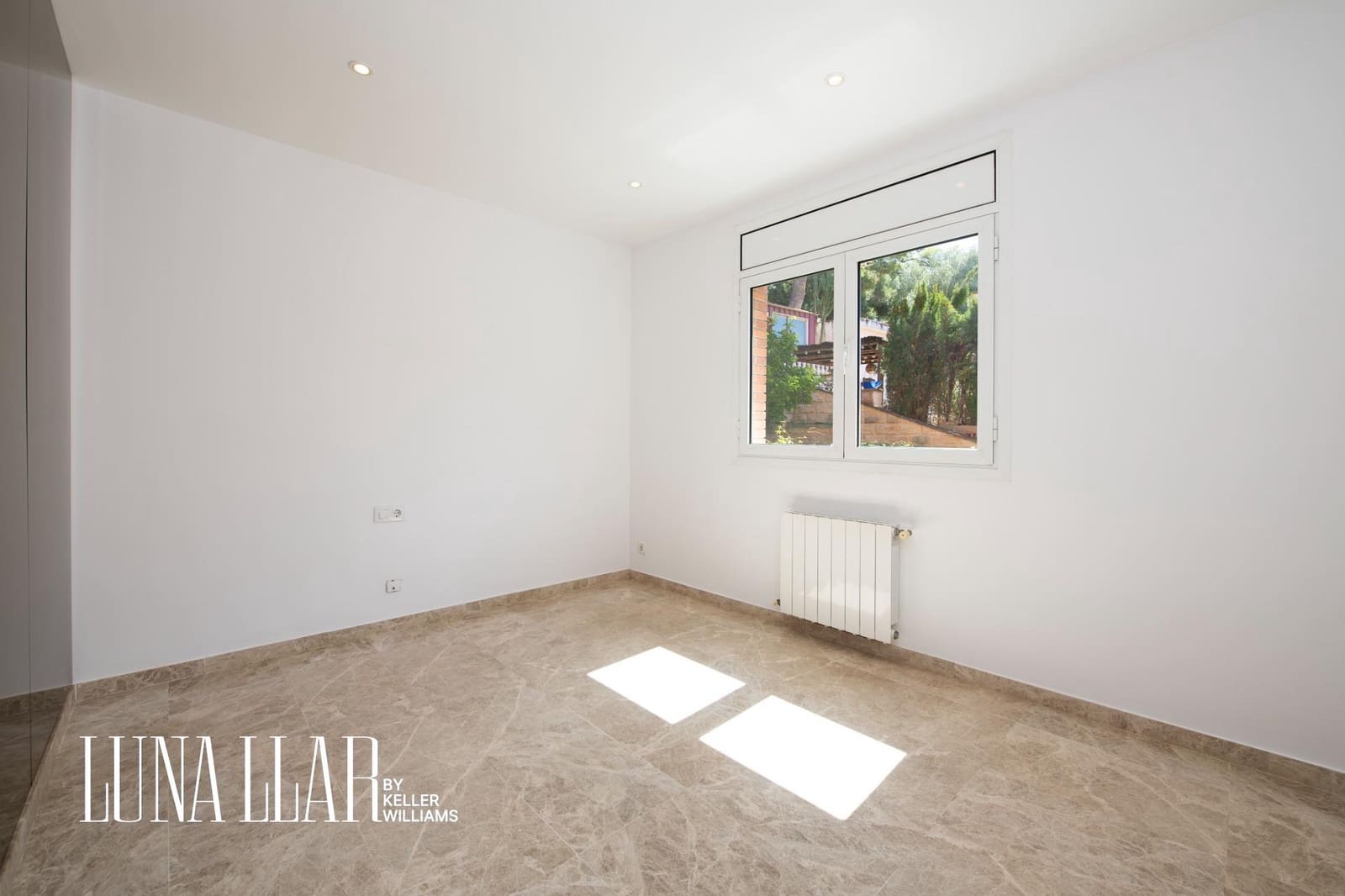 8 bedroom Villa for sale in Castelldefels with pool - € 1,595,000 (Ref: 9551629)