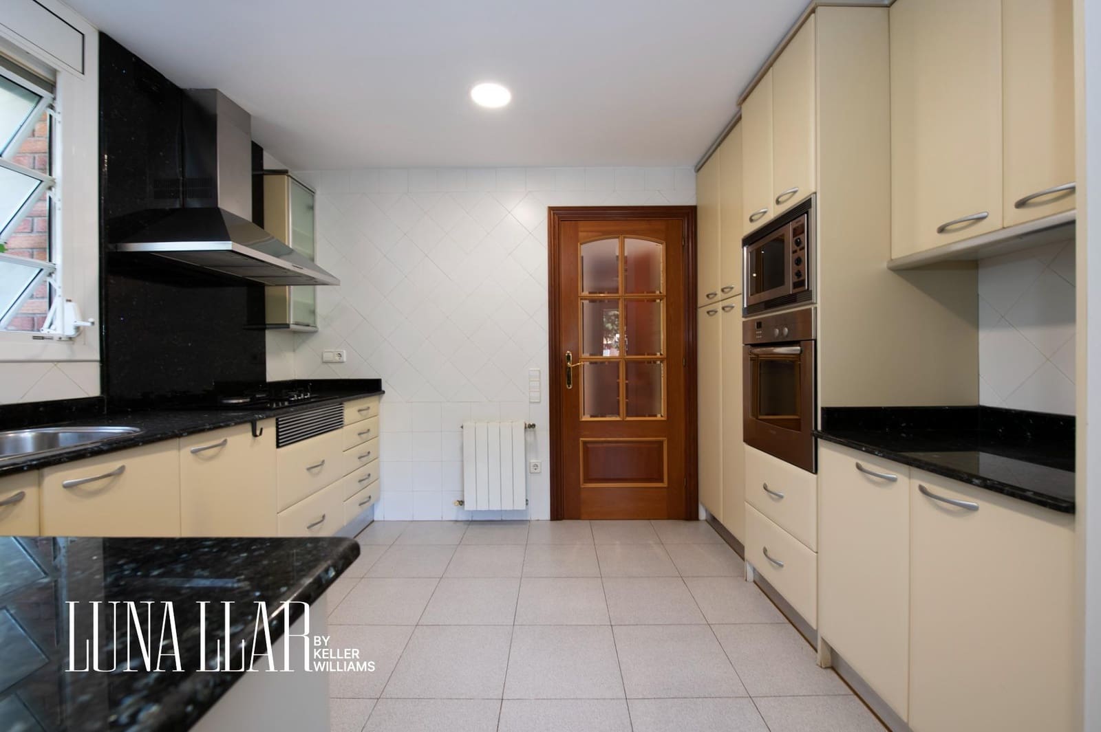 8 bedroom Villa for sale in Castelldefels with pool - € 1,595,000 (Ref: 9551629)