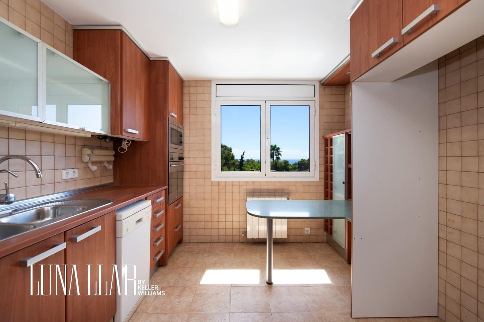 8 bedroom Villa for sale in Castelldefels with pool - € 1,595,000 (Ref: 9551629)