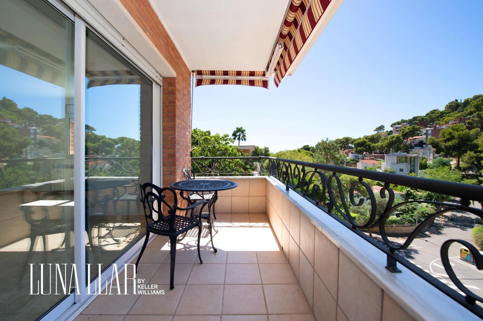 8 bedroom Villa for sale in Castelldefels with pool - € 1,595,000 (Ref: 9551629)