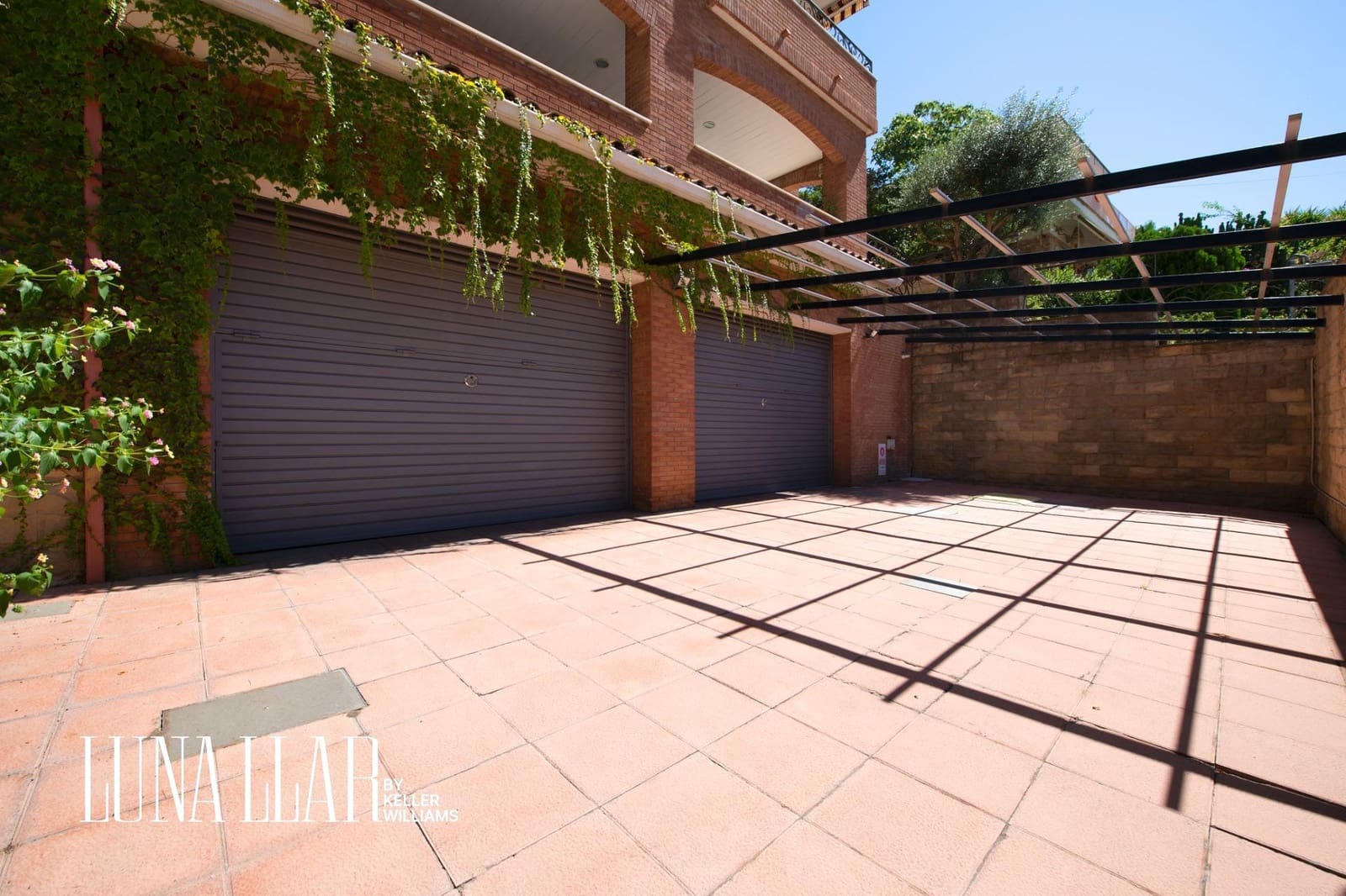 8 bedroom Villa for sale in Castelldefels with pool - € 1,595,000 (Ref: 9551629)