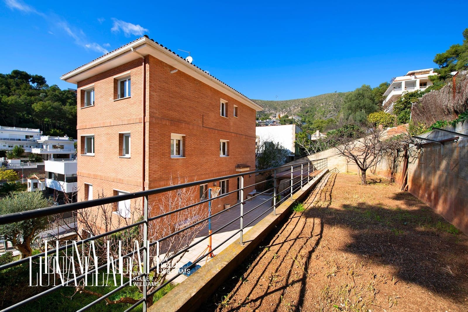 8 chambre Villa/Maison à vendre à Castelldefels avec piscine - 1 595 000 € (Ref: 9551629)