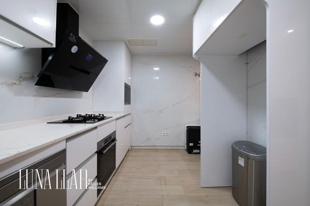 5 soverom Hus til salgs i Sant Boi de Llobregat - € 456 000 (Ref: 9555947)