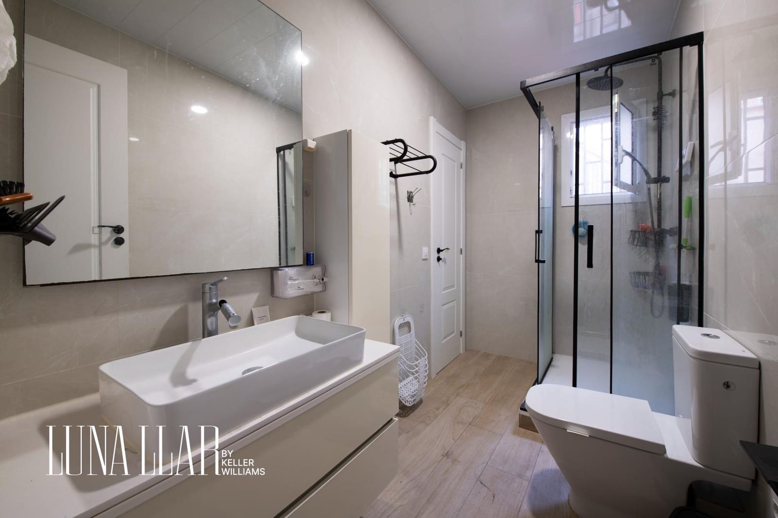 5 soverom Hus til salgs i Sant Boi de Llobregat - € 456 000 (Ref: 9555947)