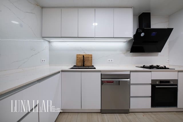 5 slaapkamer Huis te koop in Sant Boi de Llobregat - € 390.000 (Ref: 9555947)