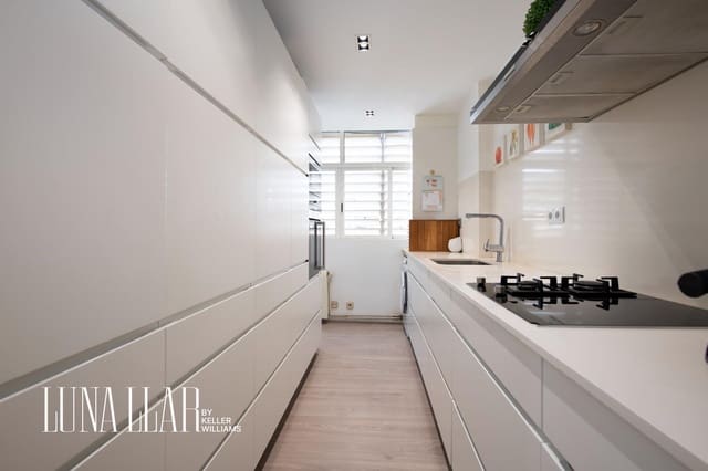 3 makuuhuone Kattohuoneisto myytävänä paikassa Castelldefels mukana uima-altaan - 449 000 € (Ref: 9565320)