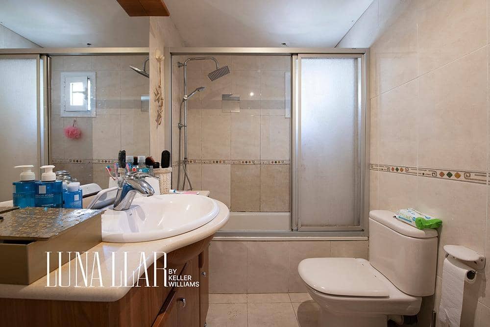 3 slaapkamer Flat te koop in Gava met zwembad - € 684.900 (Ref: 9571261)