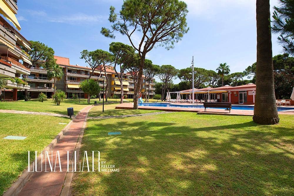 3 slaapkamer Flat te koop in Gava met zwembad - € 684.900 (Ref: 9571261)