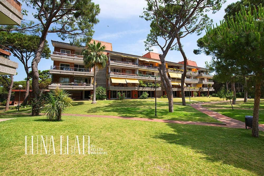 3 slaapkamer Flat te koop in Gava met zwembad - € 684.900 (Ref: 9571261)