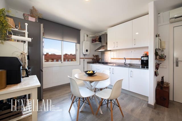 2 makuuhuone Kattohuoneisto myytävänä paikassa Castelldefels - 235 000 € (Ref: 9571262)