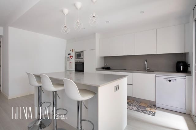 4 makuuhuone Asunto myytävänä paikassa Castelldefels mukana uima-altaan 
autotalli - 675 000 € (Ref: 9591381)