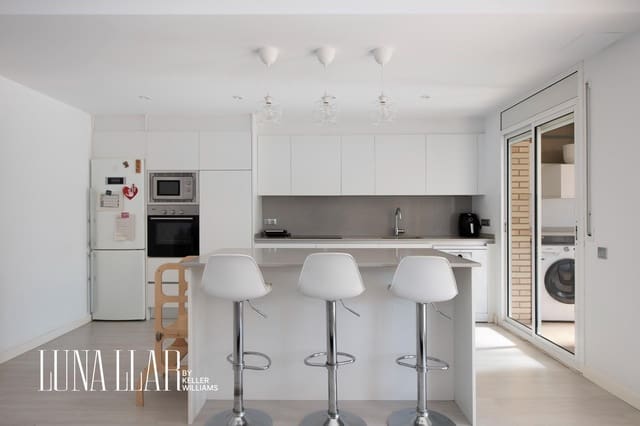 4 makuuhuone Asunto myytävänä paikassa Castelldefels mukana uima-altaan 
autotalli - 675 000 € (Ref: 9591381)