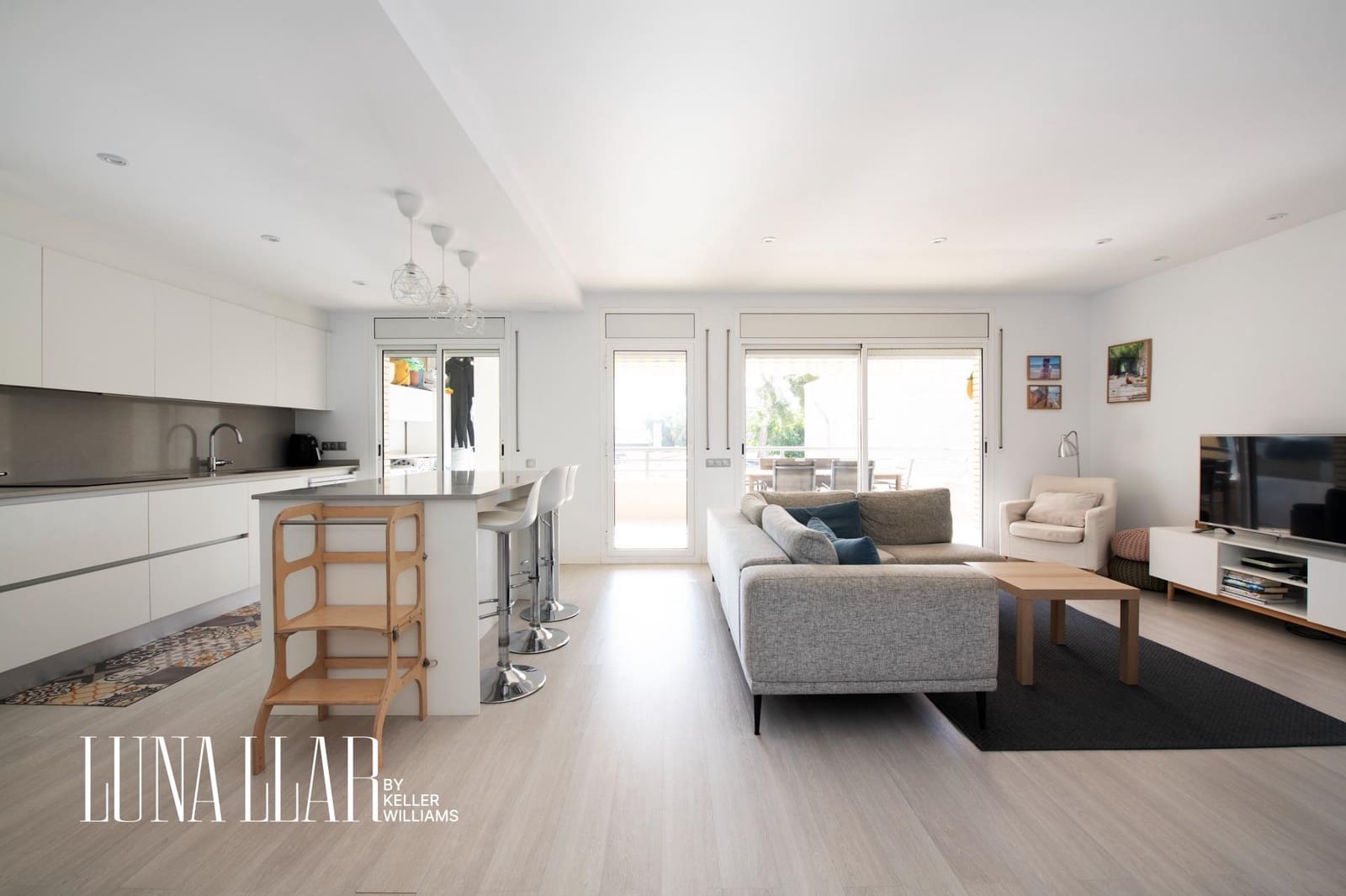 4 makuuhuone Asunto myytävänä paikassa Castelldefels mukana uima-altaan 
autotalli - 675 000 € (Ref: 9591381)