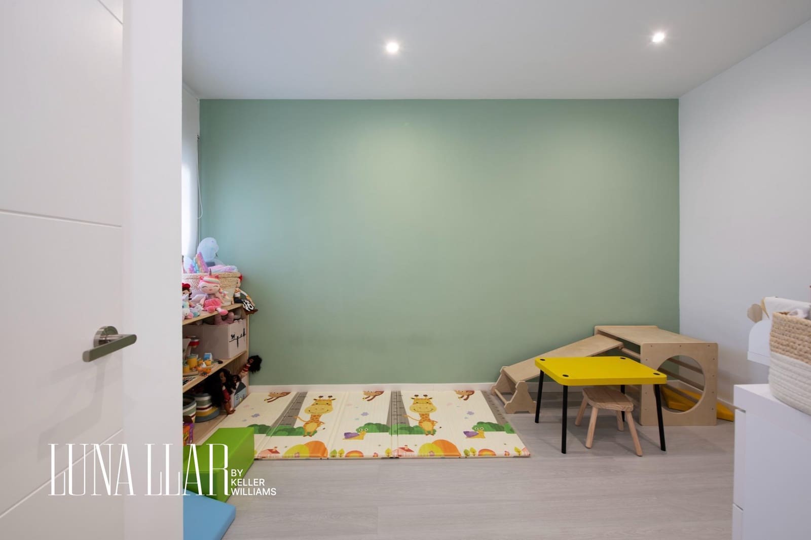 4 makuuhuone Asunto myytävänä paikassa Castelldefels mukana uima-altaan 
autotalli - 675 000 € (Ref: 9591381)