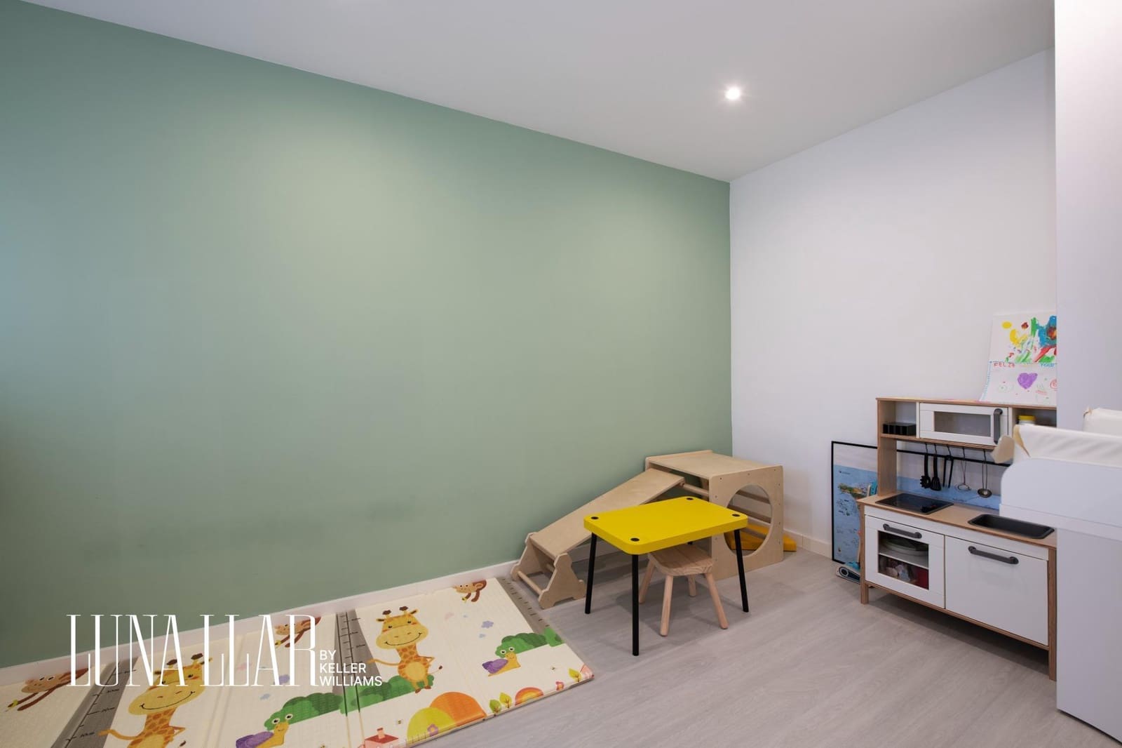 4 makuuhuone Asunto myytävänä paikassa Castelldefels mukana uima-altaan 
autotalli - 675 000 € (Ref: 9591381)