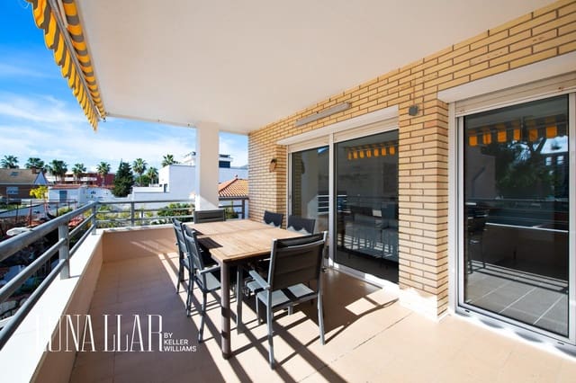 4 makuuhuone Asunto myytävänä paikassa Castelldefels mukana uima-altaan 
autotalli - 675 000 € (Ref: 9591381)