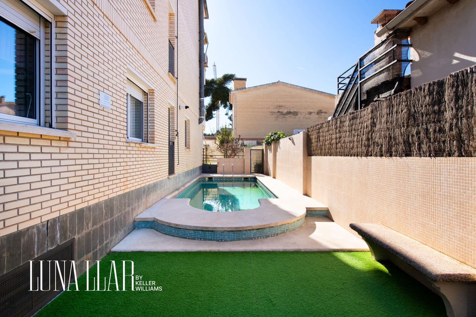 4 makuuhuone Asunto myytävänä paikassa Castelldefels mukana uima-altaan 
autotalli - 675 000 € (Ref: 9591381)