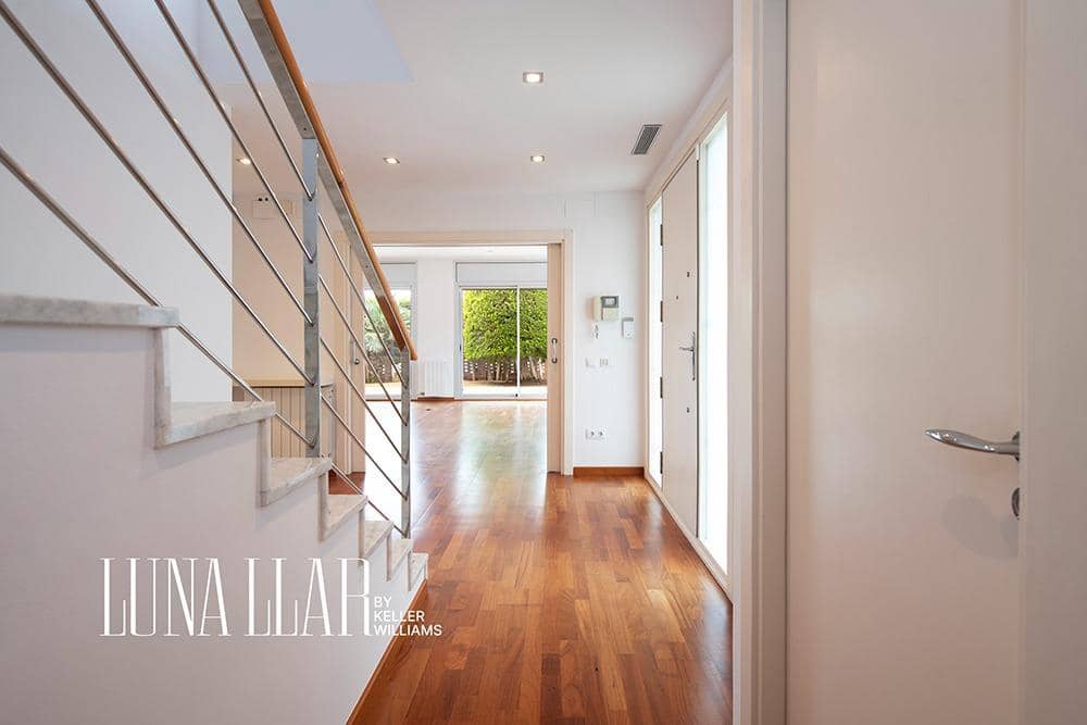 6 bedroom Villa for sale in Castelldefels - € 1,795,000 (Ref: 9591382)