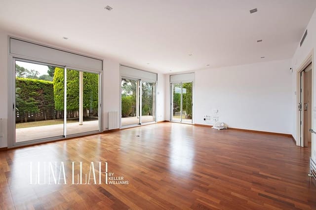 6 bedroom Villa for sale in Castelldefels - € 1,795,000 (Ref: 9591382)