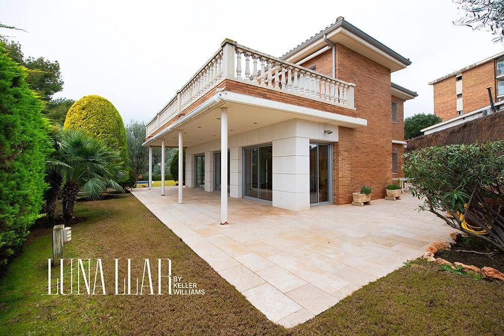 6 bedroom Villa for sale in Castelldefels - € 1,795,000 (Ref: 9591382)