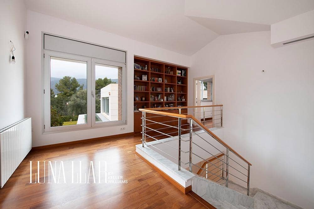 6 bedroom Villa for sale in Castelldefels - € 1,795,000 (Ref: 9591382)