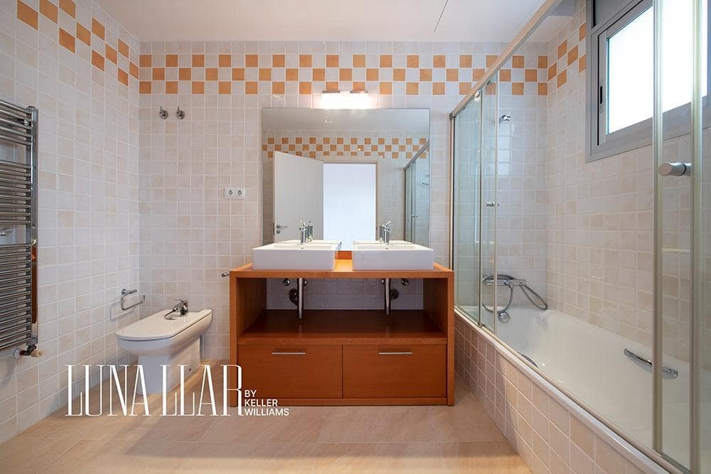 6 bedroom Villa for sale in Castelldefels - € 1,795,000 (Ref: 9591382)